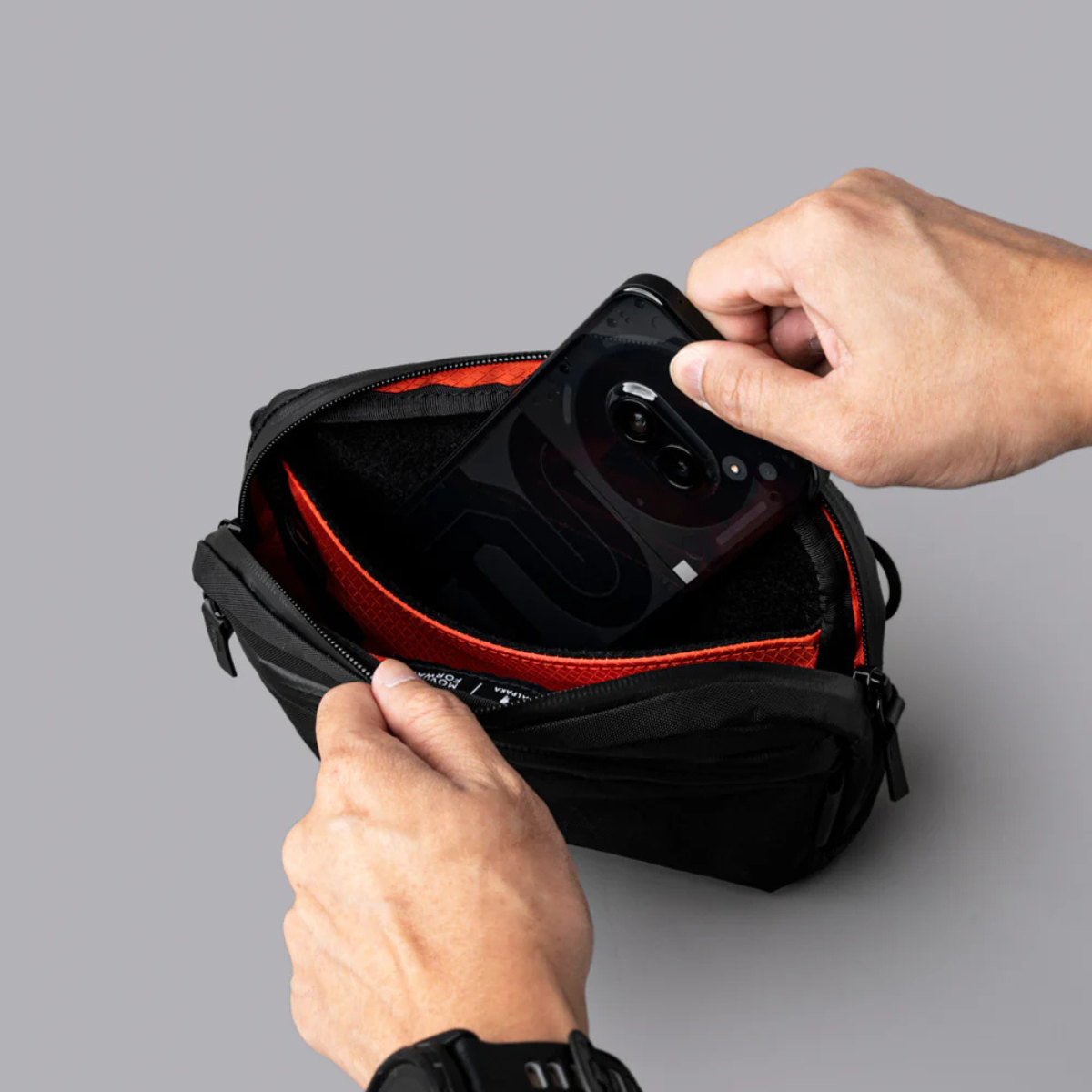 Alpaka Flight Sling 側肩包 1L