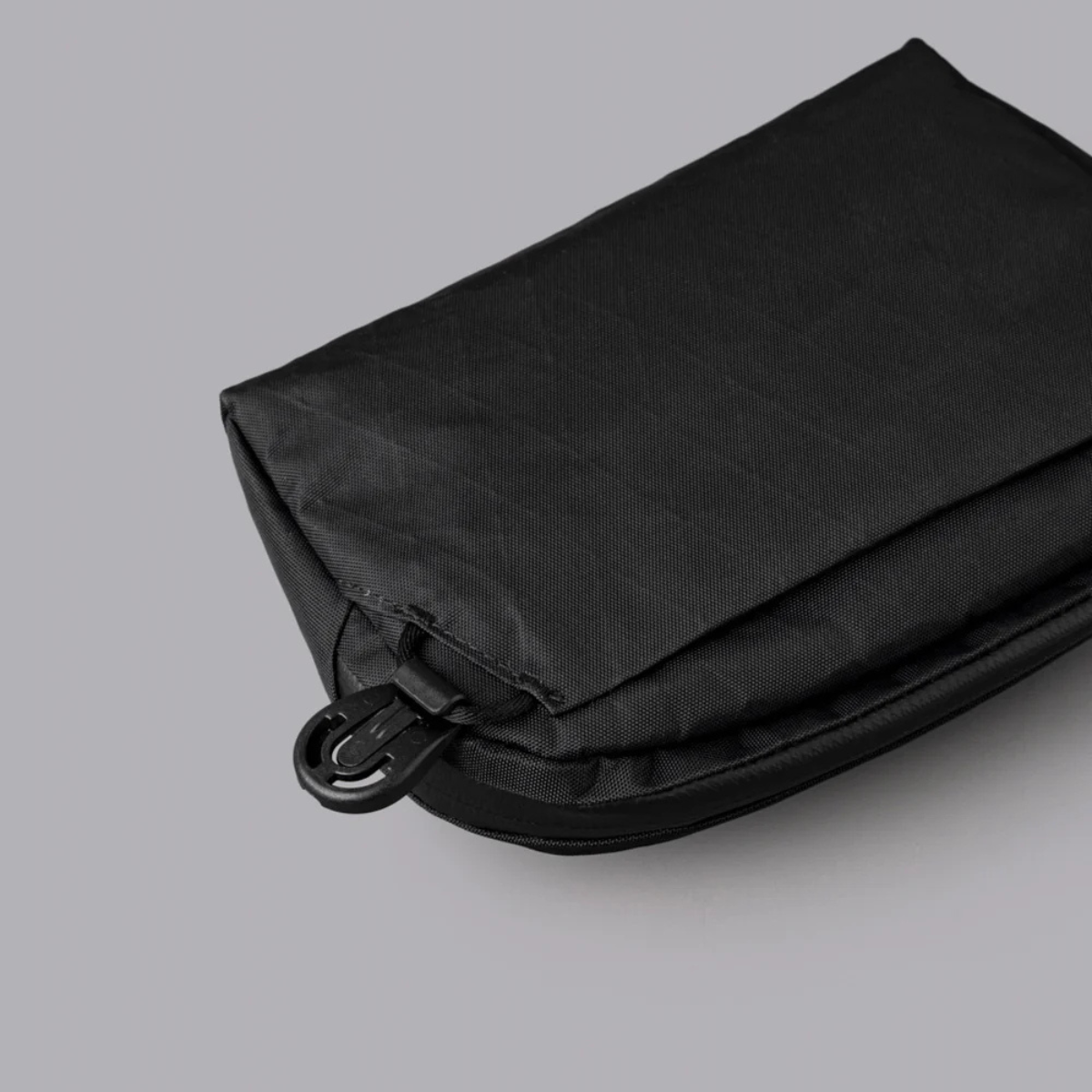 Alpaka Flight Sling 側肩包 1L