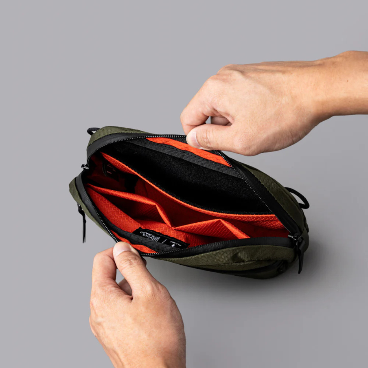 Alpaka Flight Sling 側肩包 1L