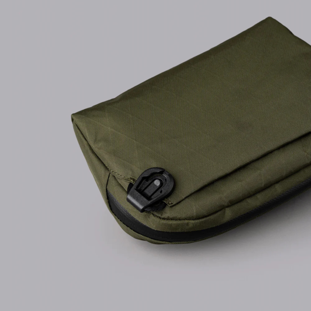 Alpaka Flight Sling 側肩包 1L