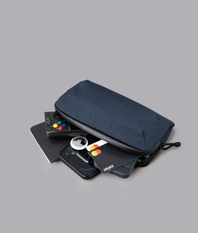 ALPAKA Flight Pouch Pro容量升級，內部分隔設計，分類收納更井然有序。