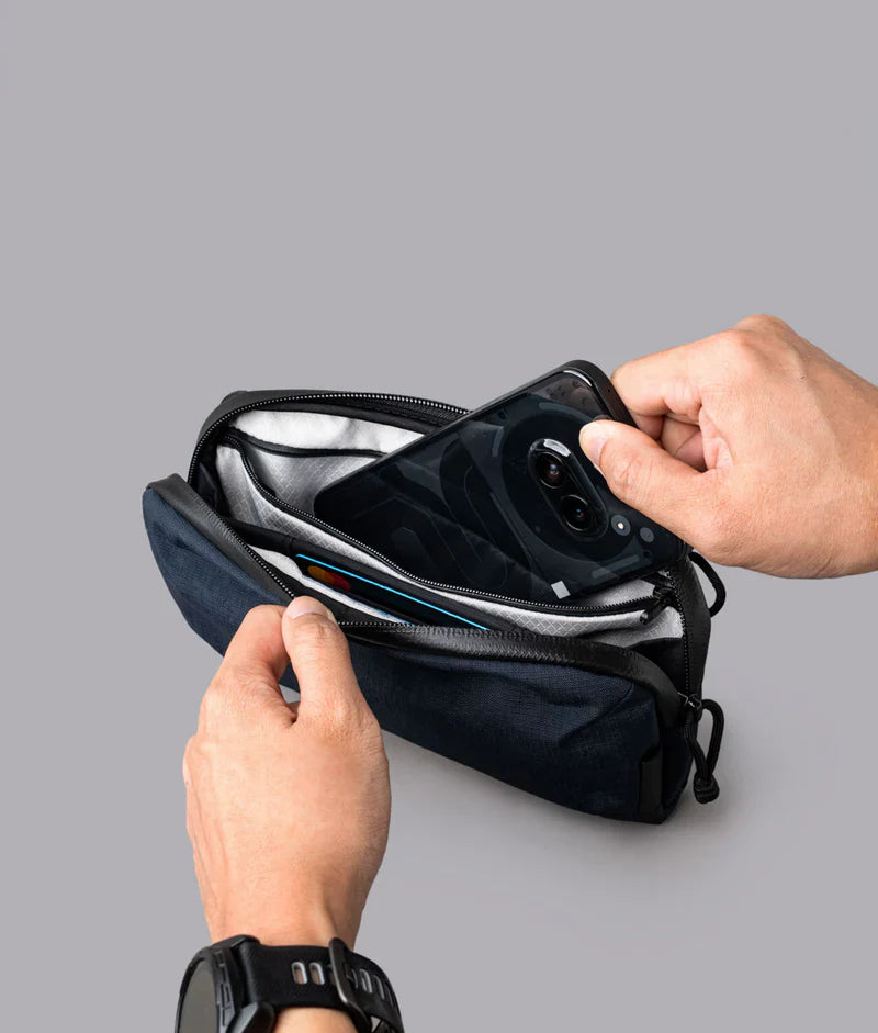 ALPAKA Flight Pouch Pro容量升級，內部分隔設計，分類收納更井然有序。
