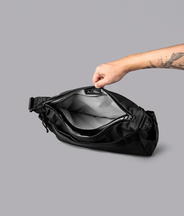 Alpaka Flight Satchel 多功能側肩包