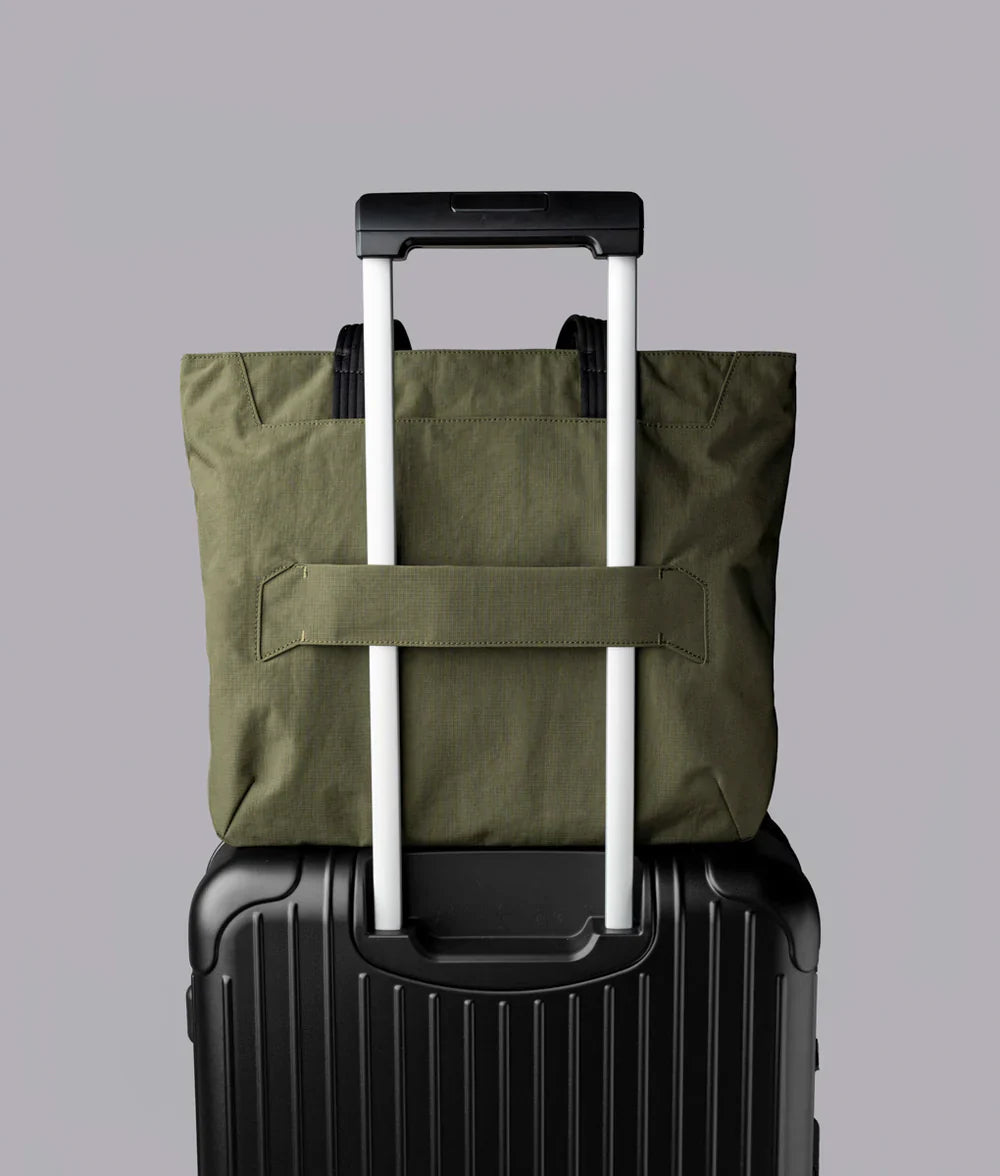 Alpaka Flight Tote (M) 托特包