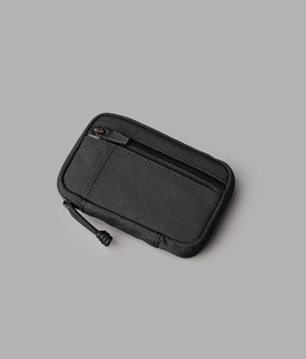 升級材質：採用 Axogrid 300D 層壓材料，耐用、防水且輕便。
