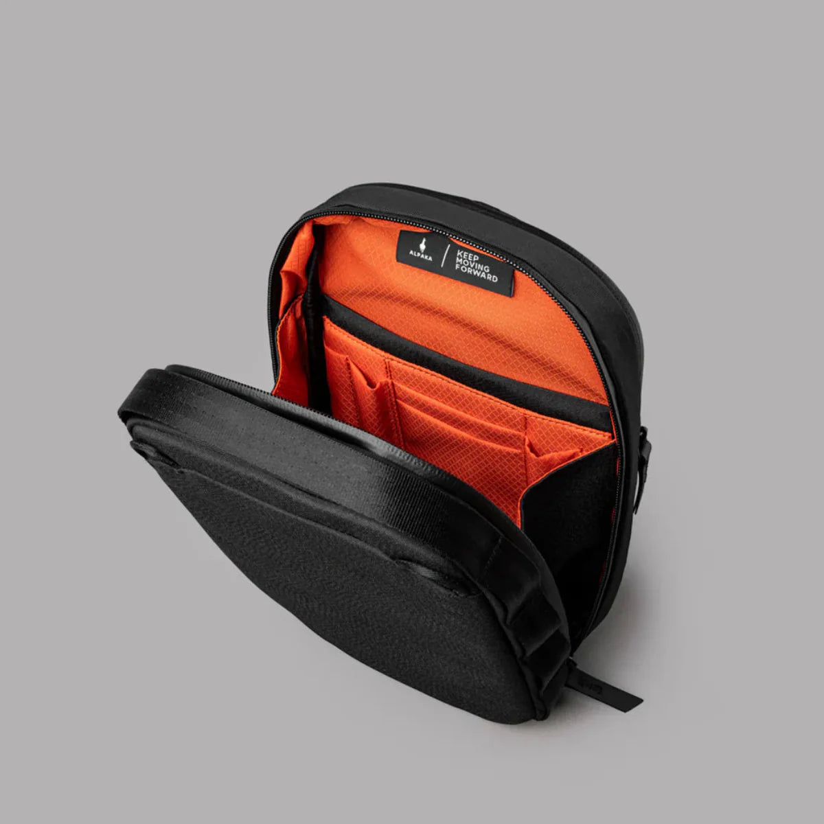 Alpaka Metro Sling Max 側背包｜輕薄防水 3L