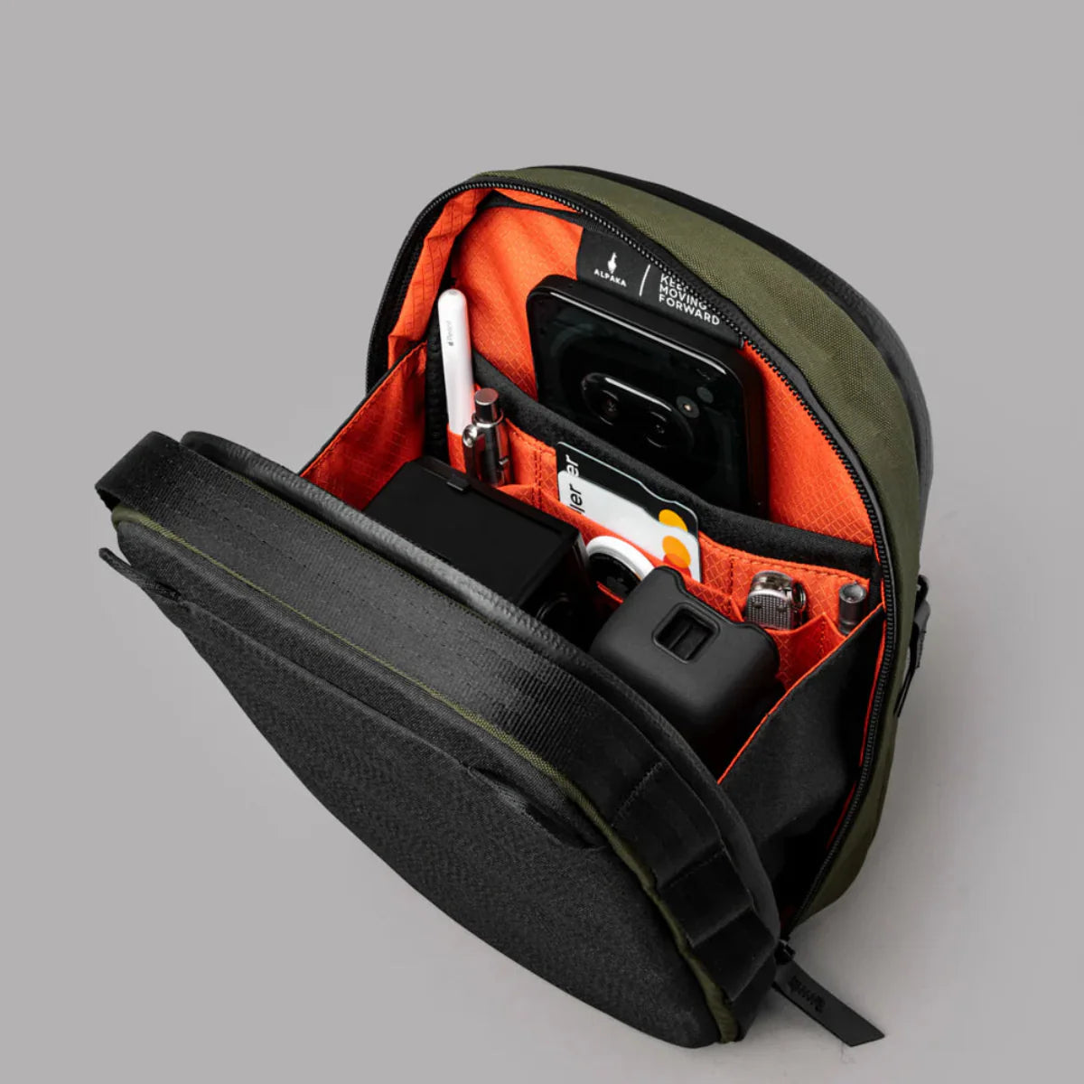 Alpaka Metro Sling Max 側背包｜輕薄防水 3L