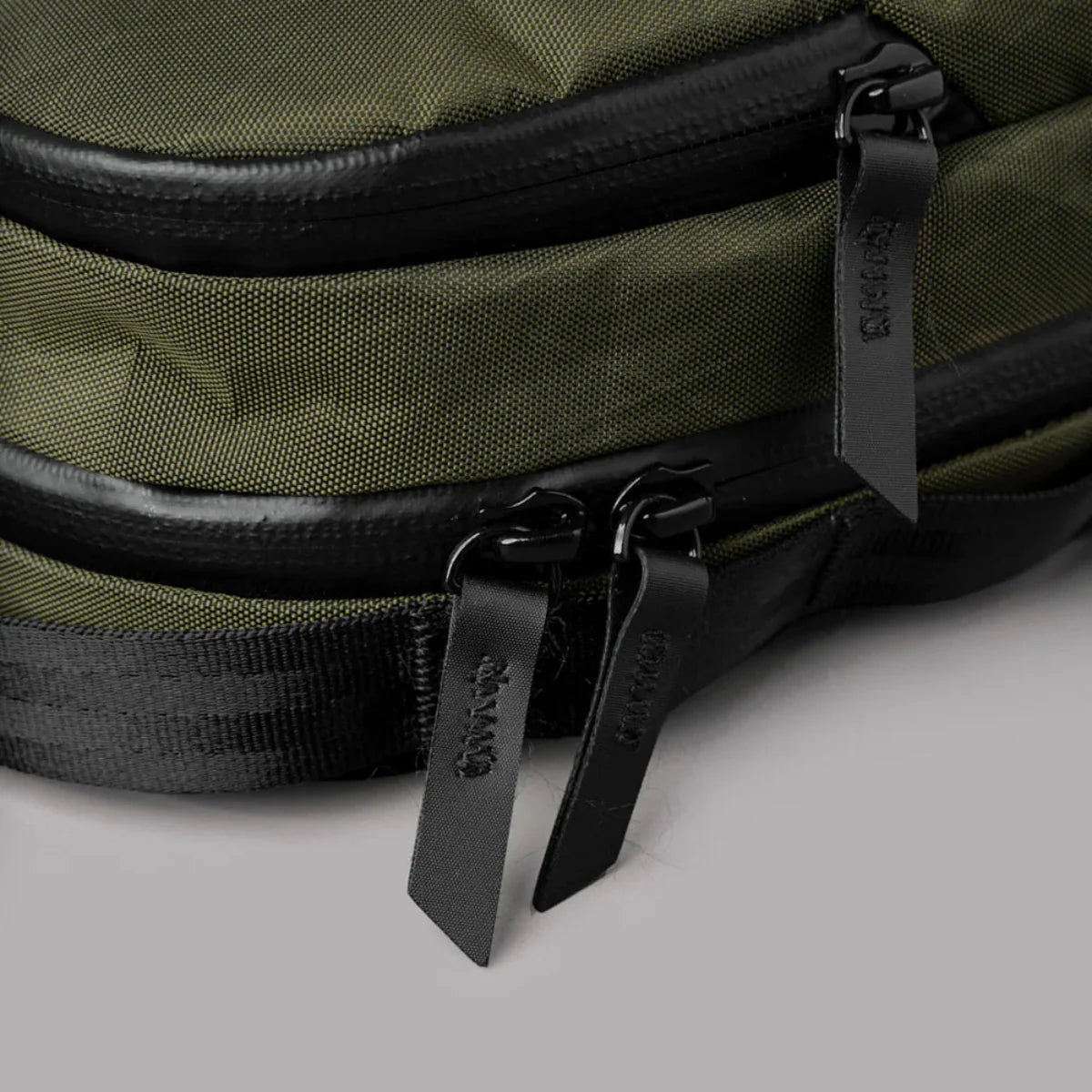Alpaka Metro Sling Max 側背包｜輕薄防水 3L