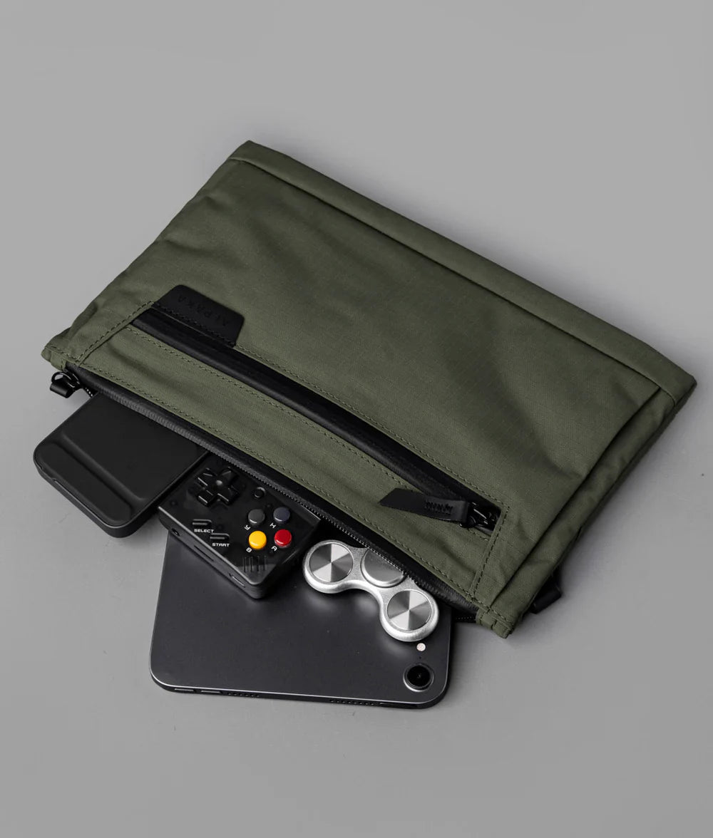 Alpaka Zip Pouch Max V2 側背包