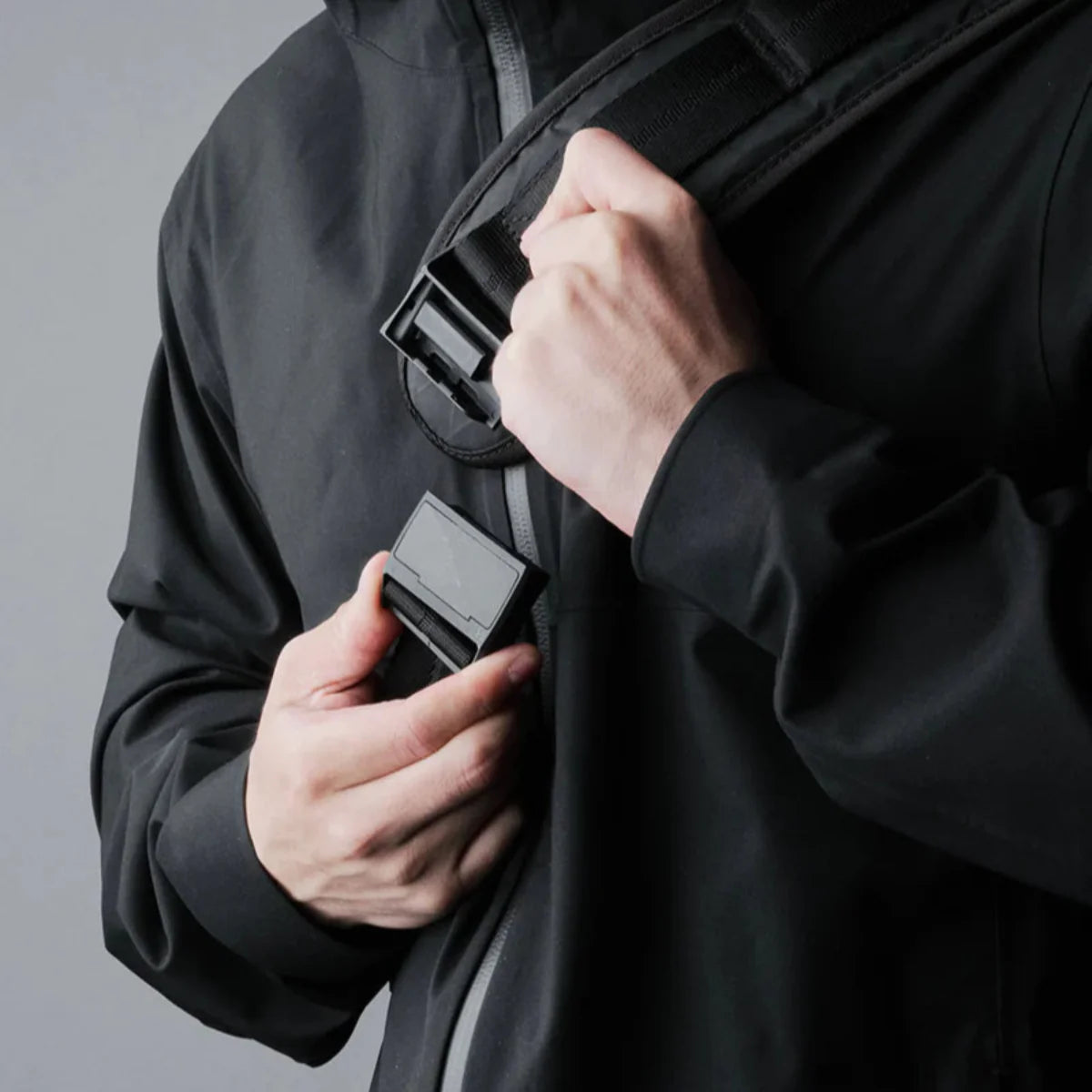 Alpaka Bravo Sling Max V2 側肩包｜限量黑色防水款