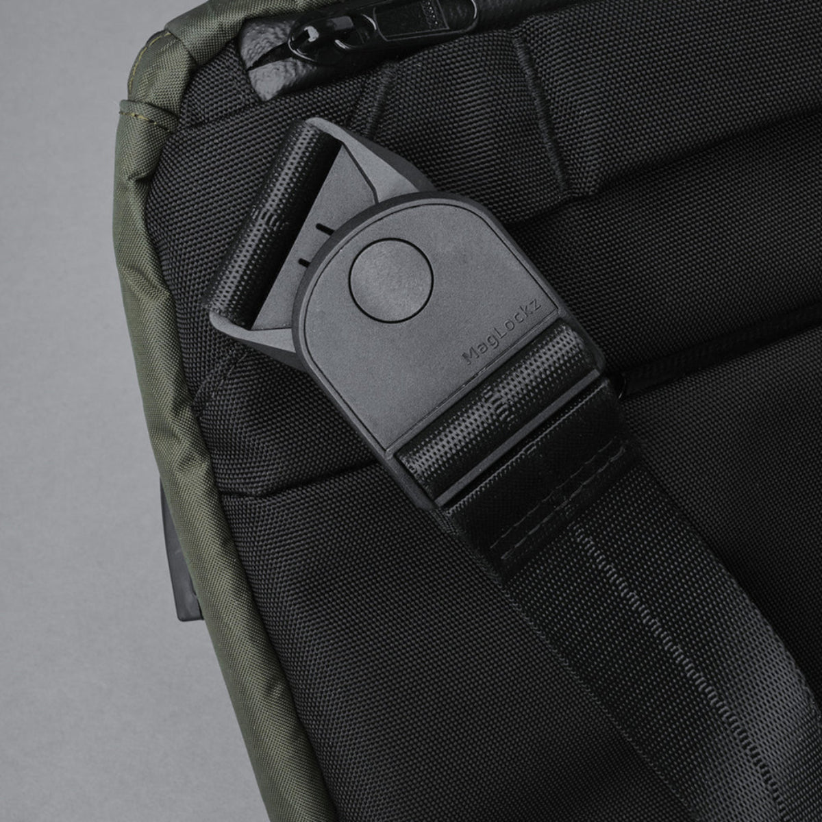 Alpaka Bravo Sling Max V2 側肩包｜限量黑色防水款