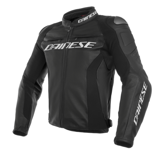 DAINESE RACING 3 PERF. LEATHER JACKET 黑黑黑正面平拍照，全黑色賽道皮衣，胸口白色DAINESE標準字與肩部护具剖裁